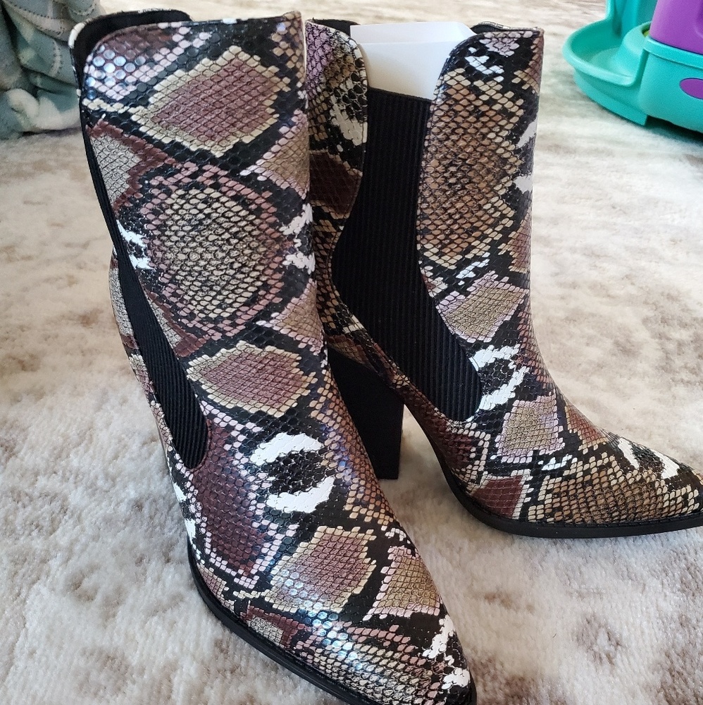 Beige snakeskin booties